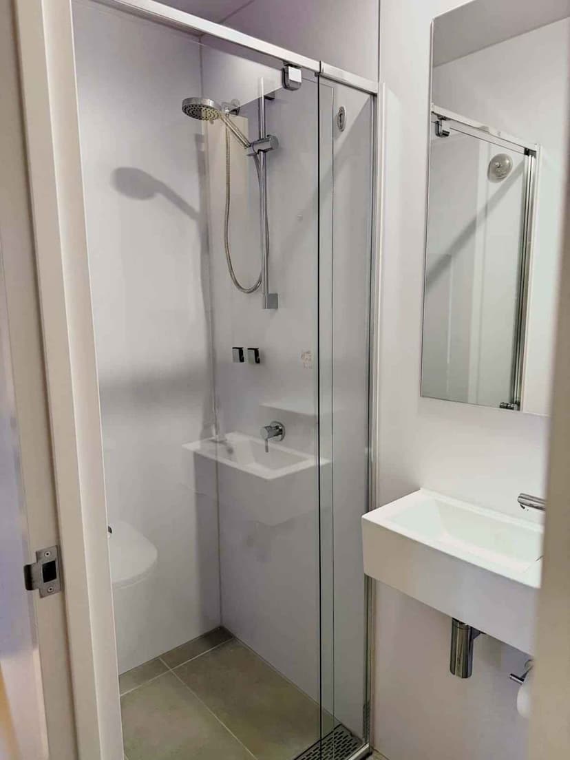 Cosy 2 Bed Apartment - Image 19