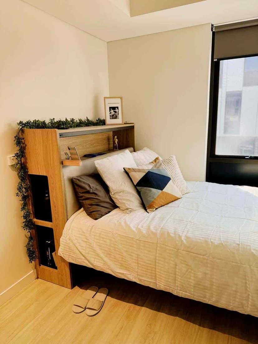 6 Bed 3 Bath - Image 13