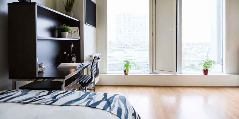 Silver Studio Penthouse City View - Image 1