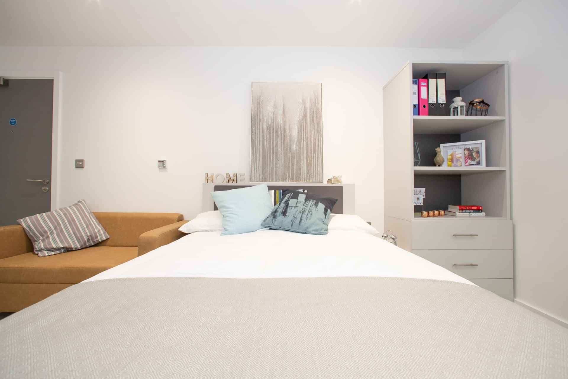 Silver Studio Third Floor - Image 2