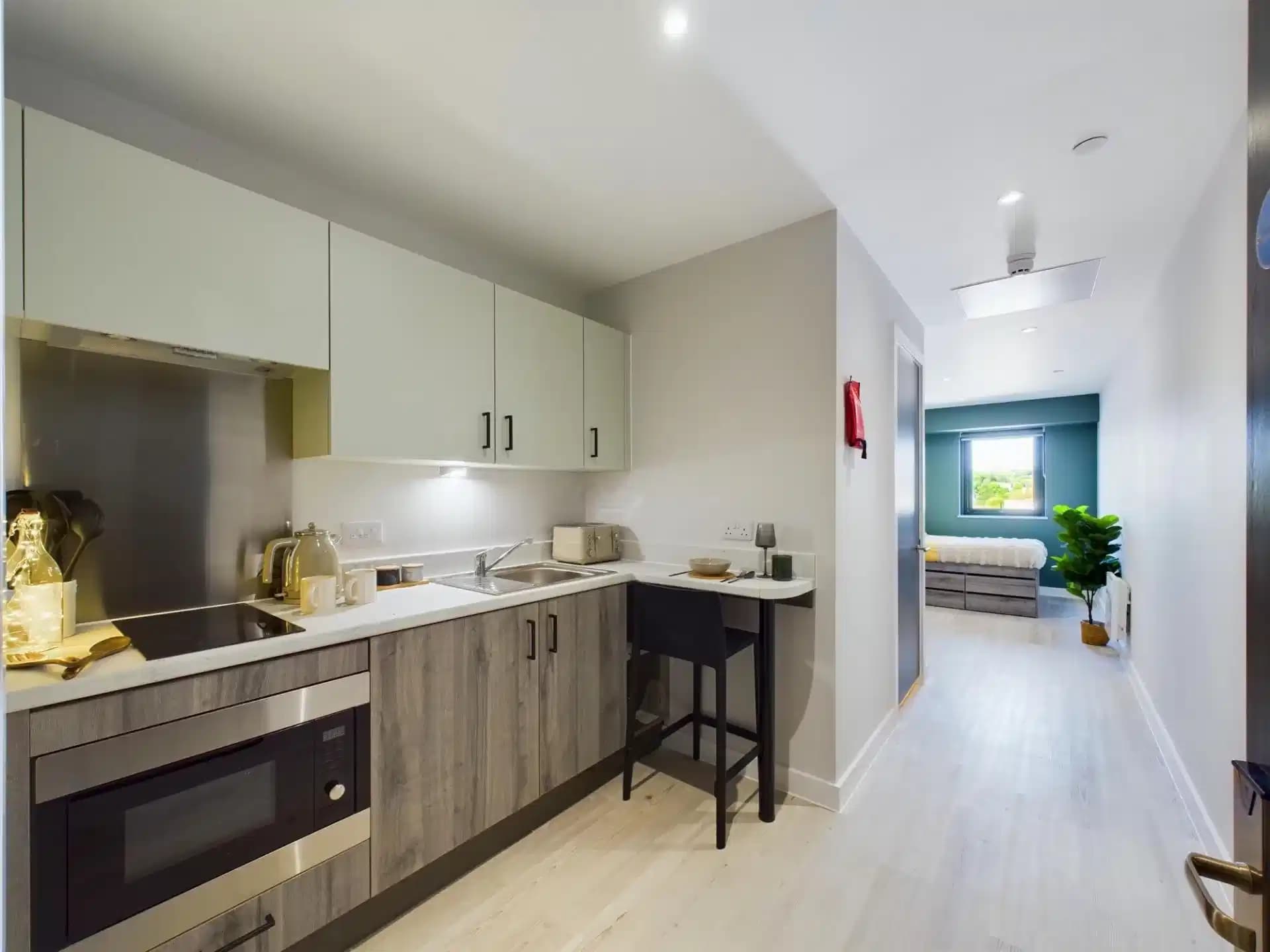 Large Studio with Courtyard - Image 3