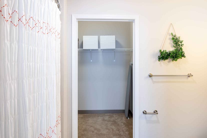 B2 (2 Bed 2 Bath) - Image 4