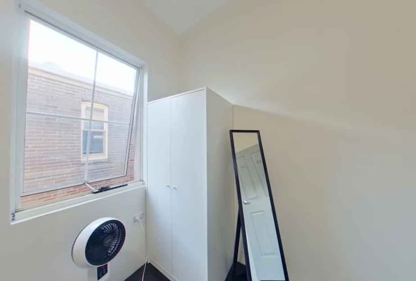 Room 1 - Image 6