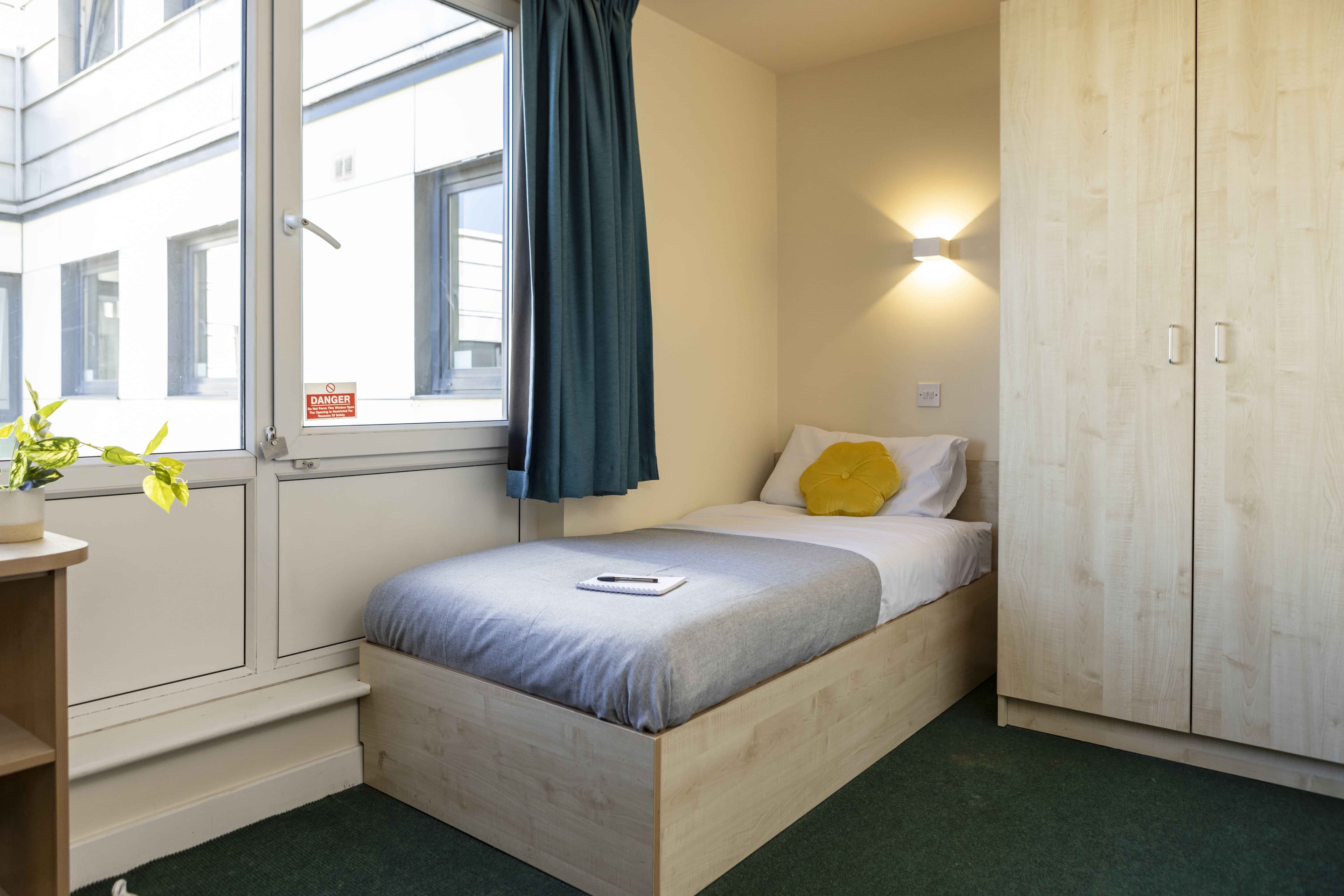 Bronze Plus Ensuite - Image 1