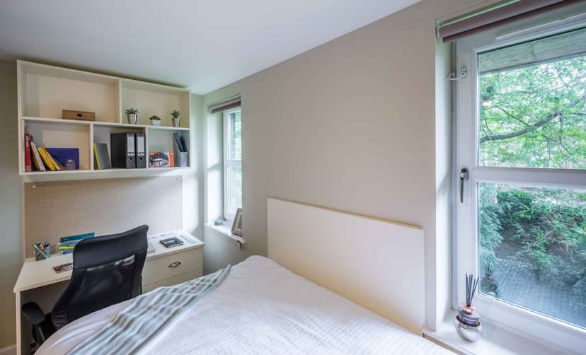 Non Ensuite - Image 2