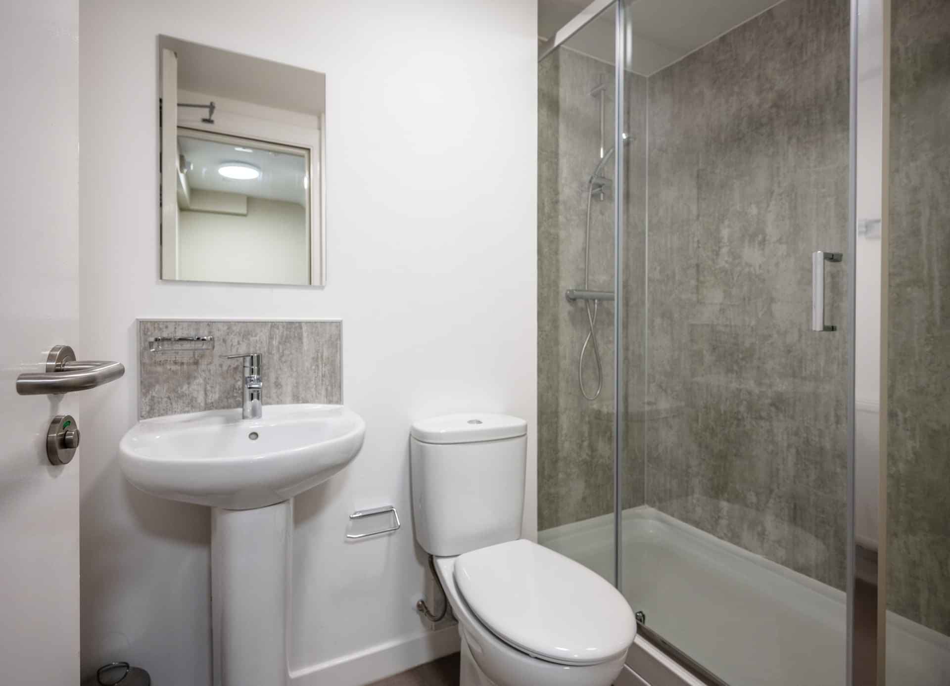 Standard Ensuite - Image 5