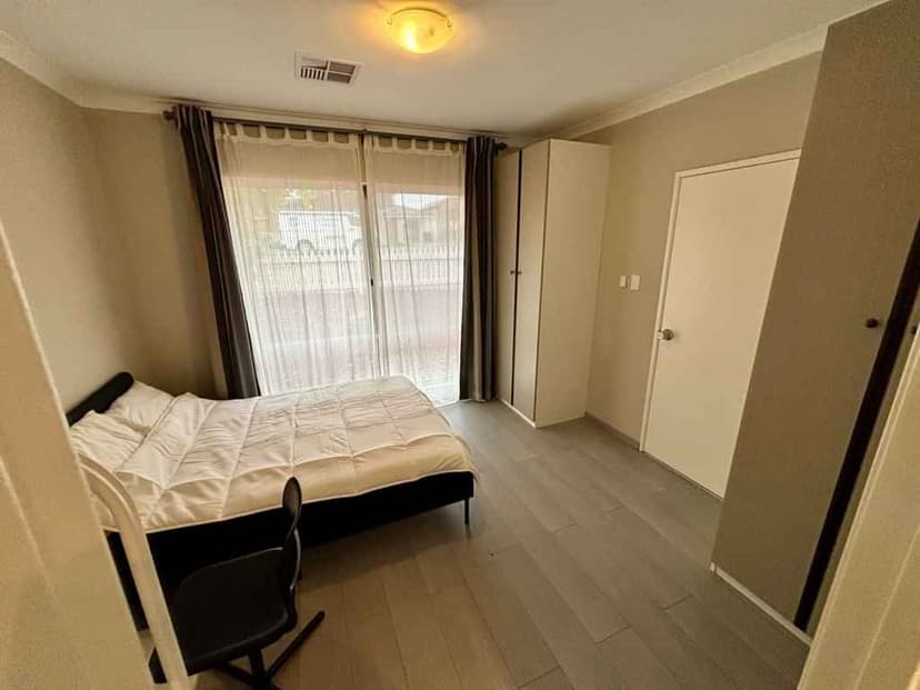 Room 1 - Image 1