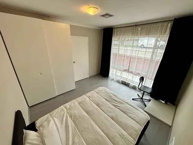 Room 4 - Image 1