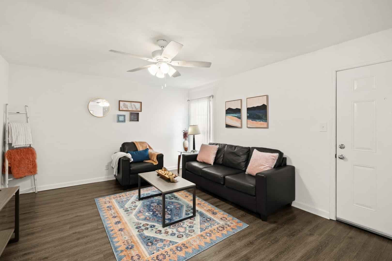 1 Bedroom 1 Bathroom - Image 8