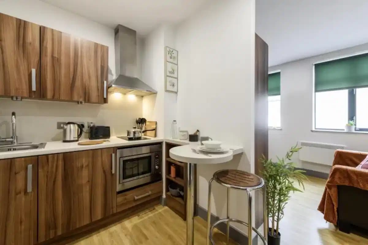 Large Studio - Image 2