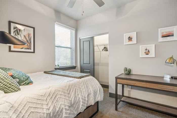 4 Bed 4 Bath Monroe - Image 6