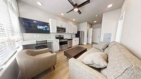 1 Bed 1 Bath - Image 33