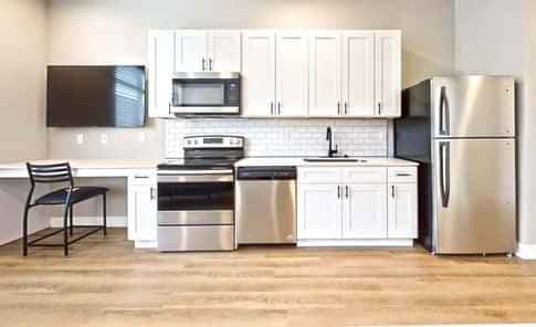 1 Bed 1 Bath - Image 21