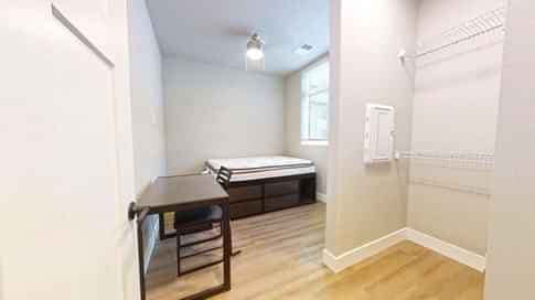 1 Bed 1 Bath - Image 12