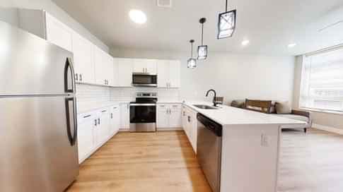 1 Bed 1 Bath - Image 2