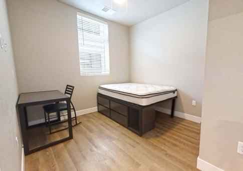 1 Bed 1 Bath - Image 1