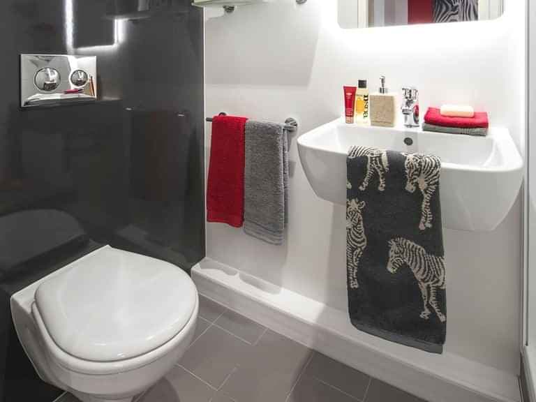 Standard Ensuite - Image 2