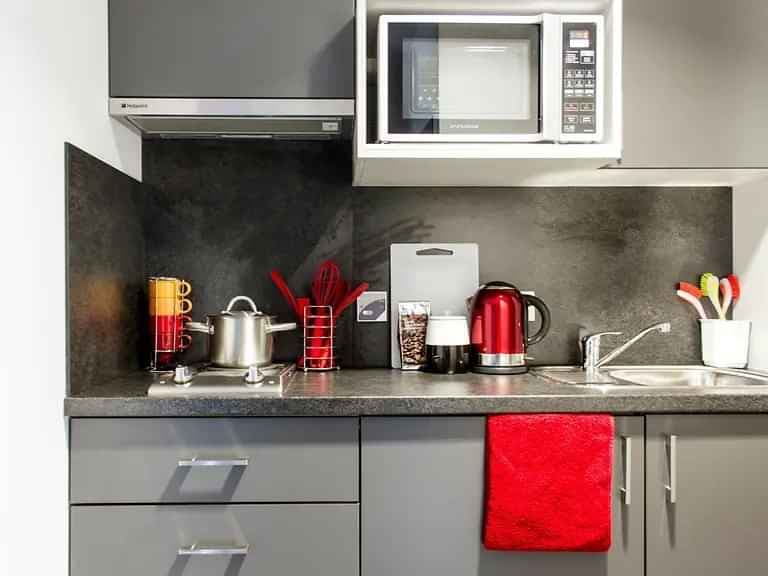 1 Bed Flat - Image 5