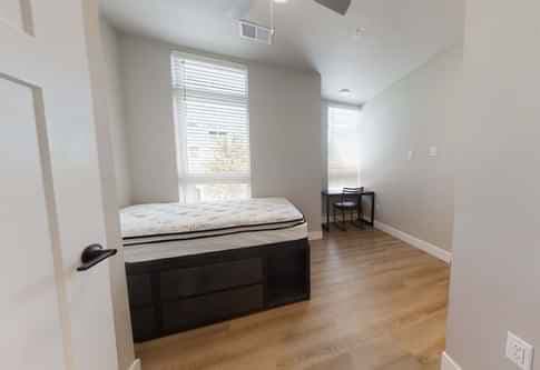 4 Bed 4 Bath - Image 4