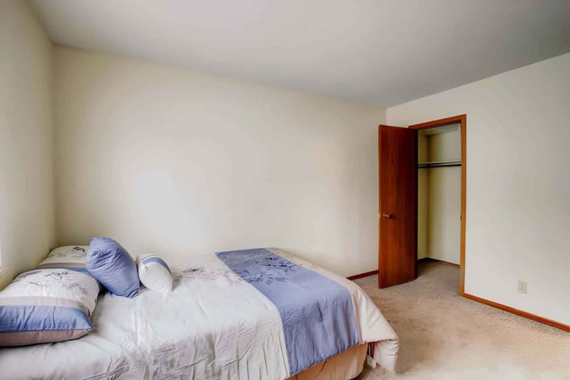 2 Bed 1 Bath - Image 1