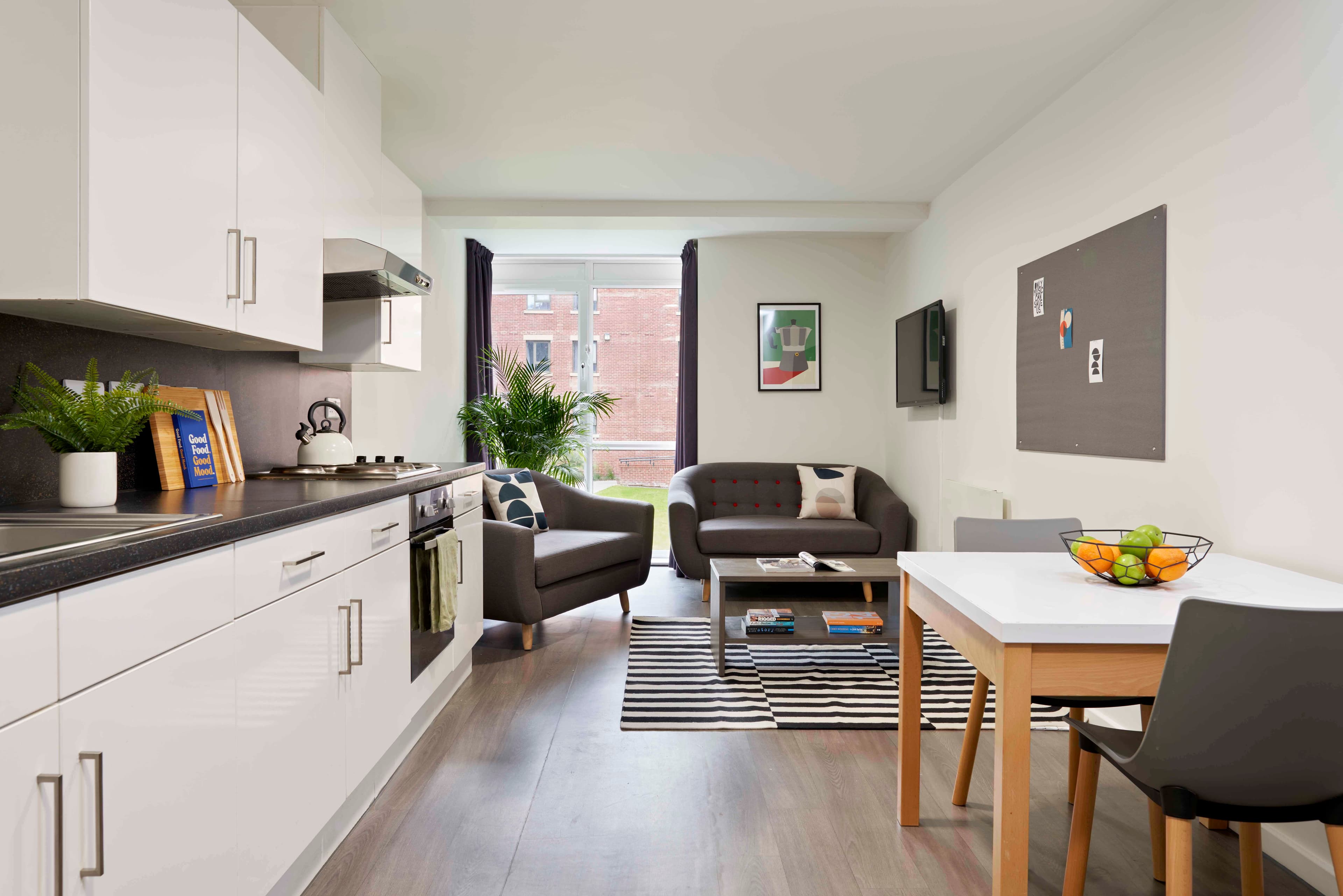 Silver Ensuite - Image 4