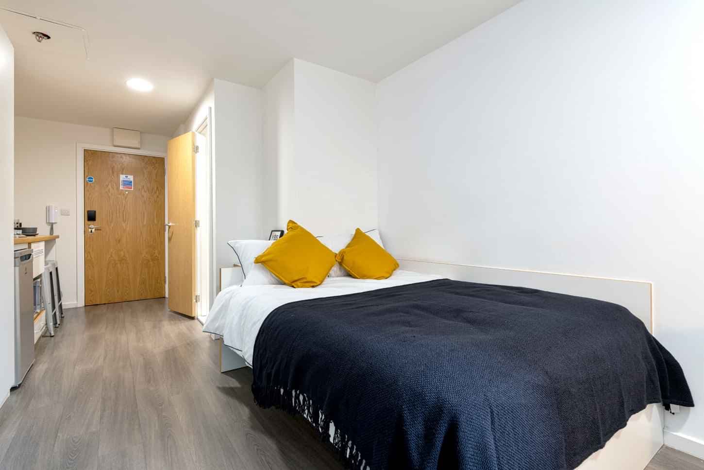 Silver Studio - Image 2