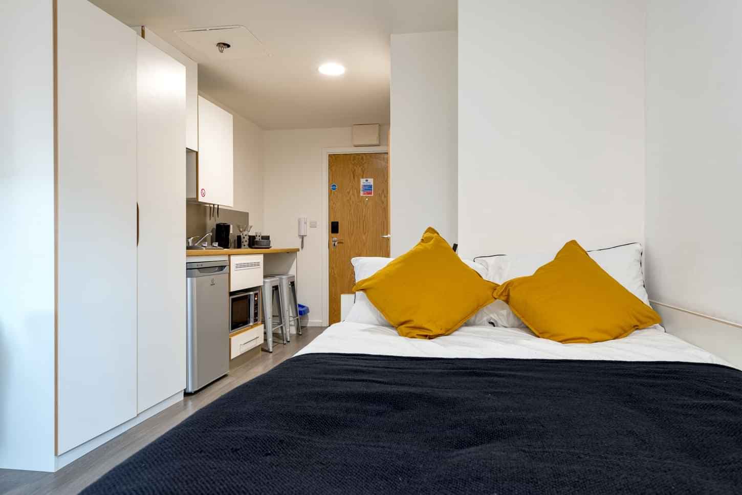 Silver Studio - Image 6