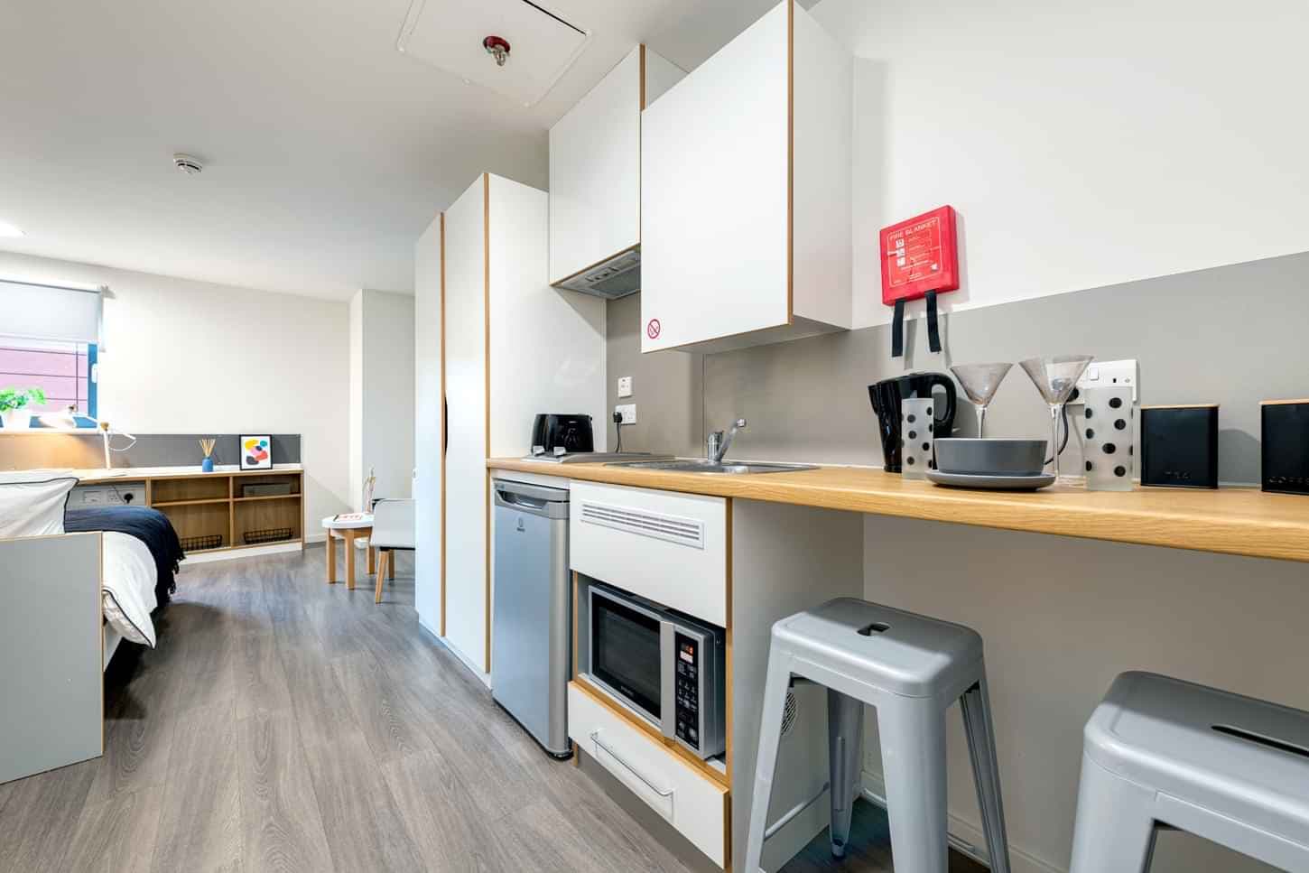 Silver Studio - Image 7