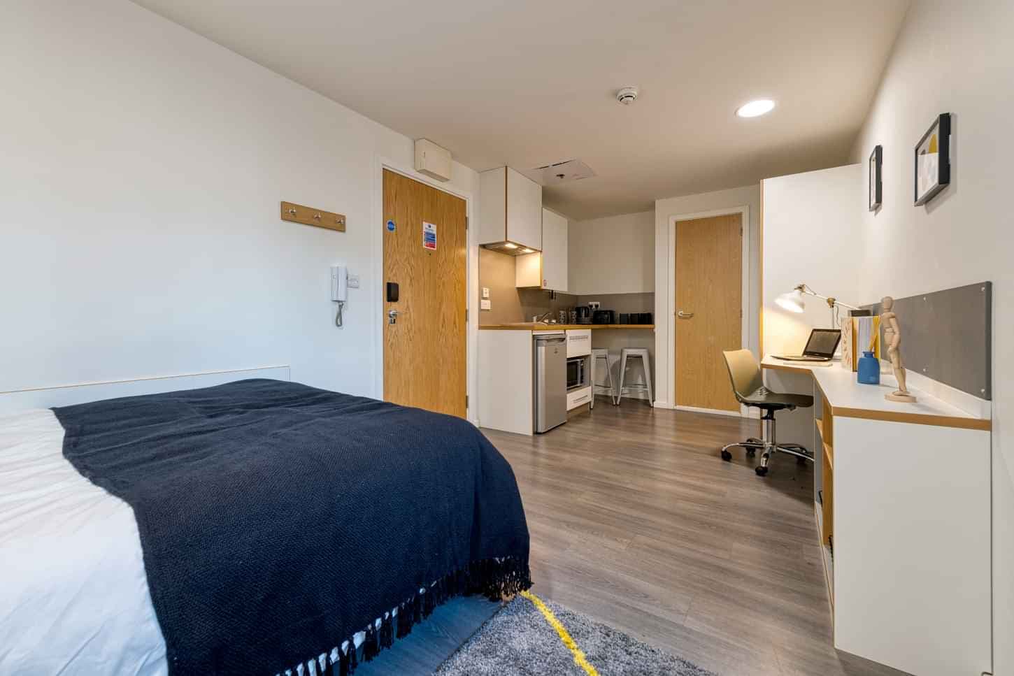 Gold Studio - Image 2