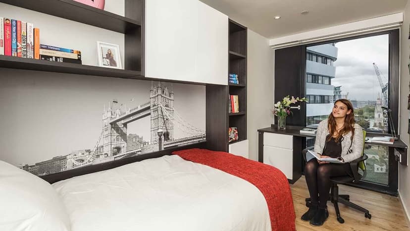 Private Bedroom in a 3 Person Flat - Image 1