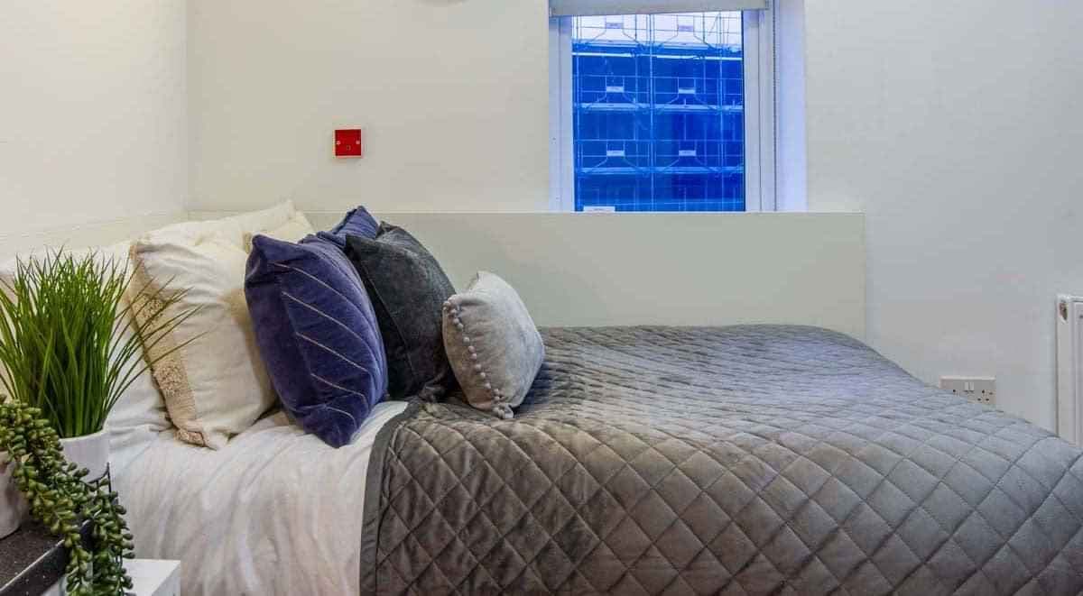 Platinum Studio - Image 1