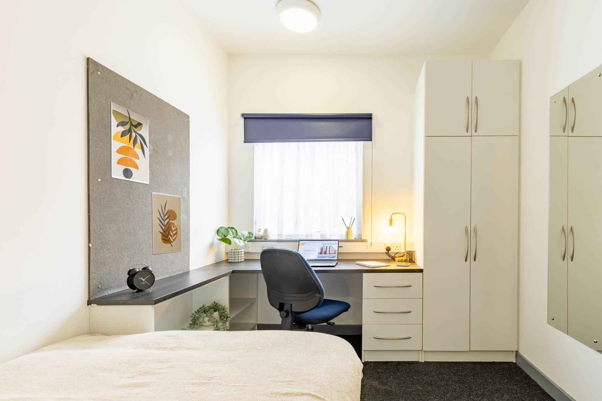 5/6 Bed Ensuite  - Image 2