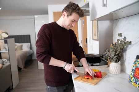 Studio Apartment BTR - Non-Student - Image 4