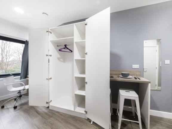 Deluxe Studio - Image 3