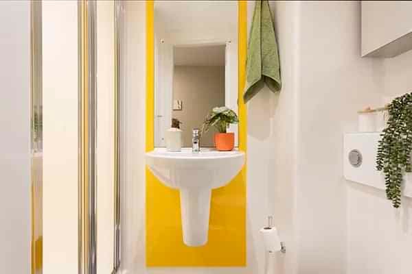 Classic Ensuite  - Image 3
