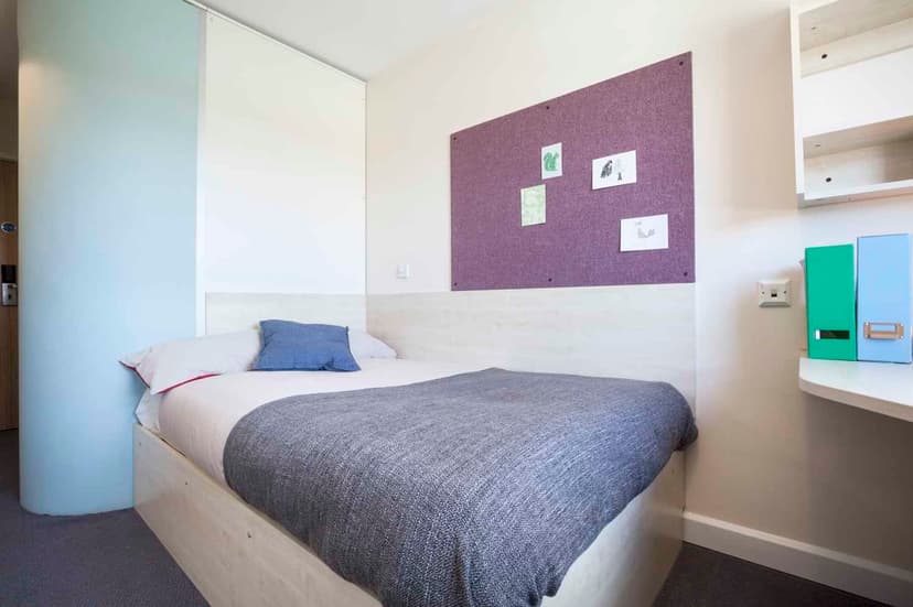 Basic Ensuite - Image 1