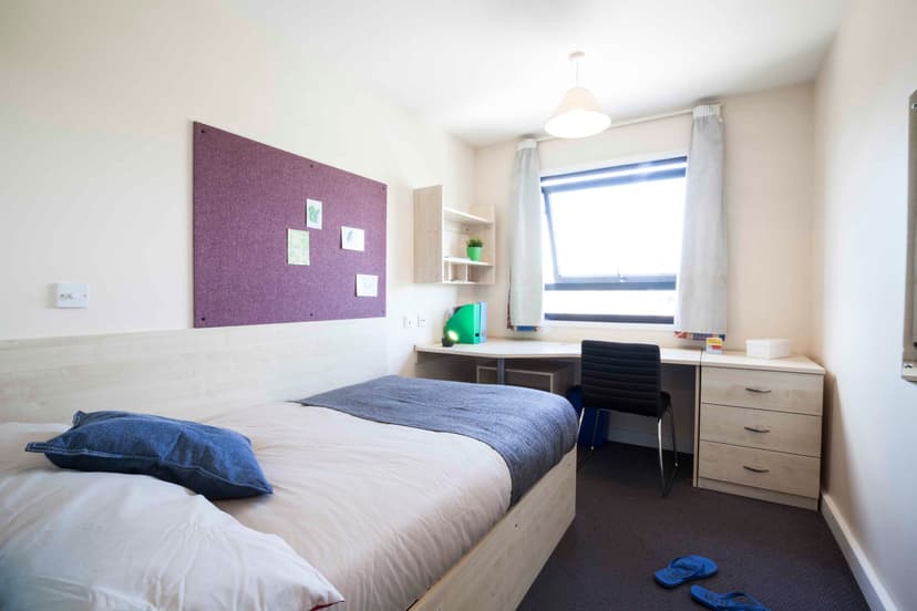 Basic Ensuite - Image 2