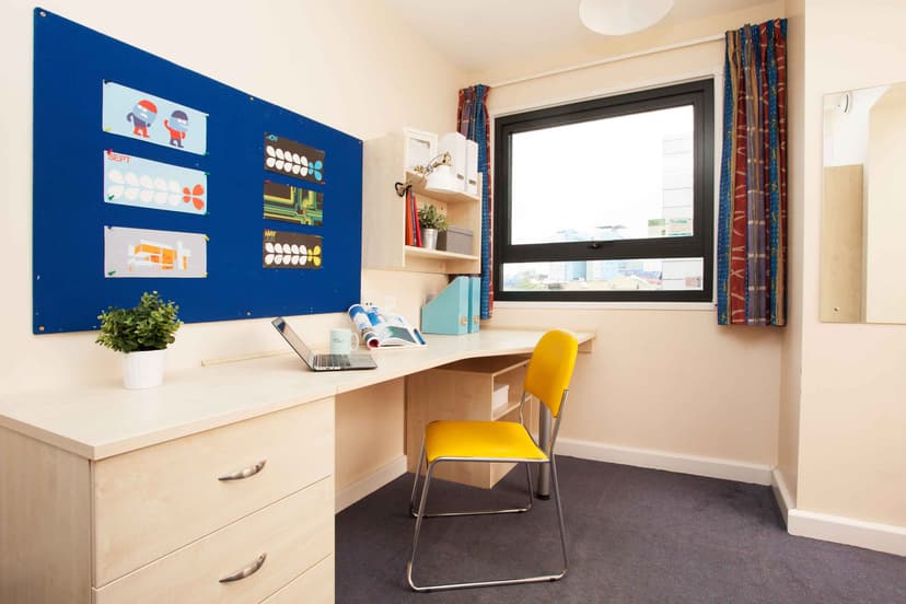Classic Accessible Studio - Image 3
