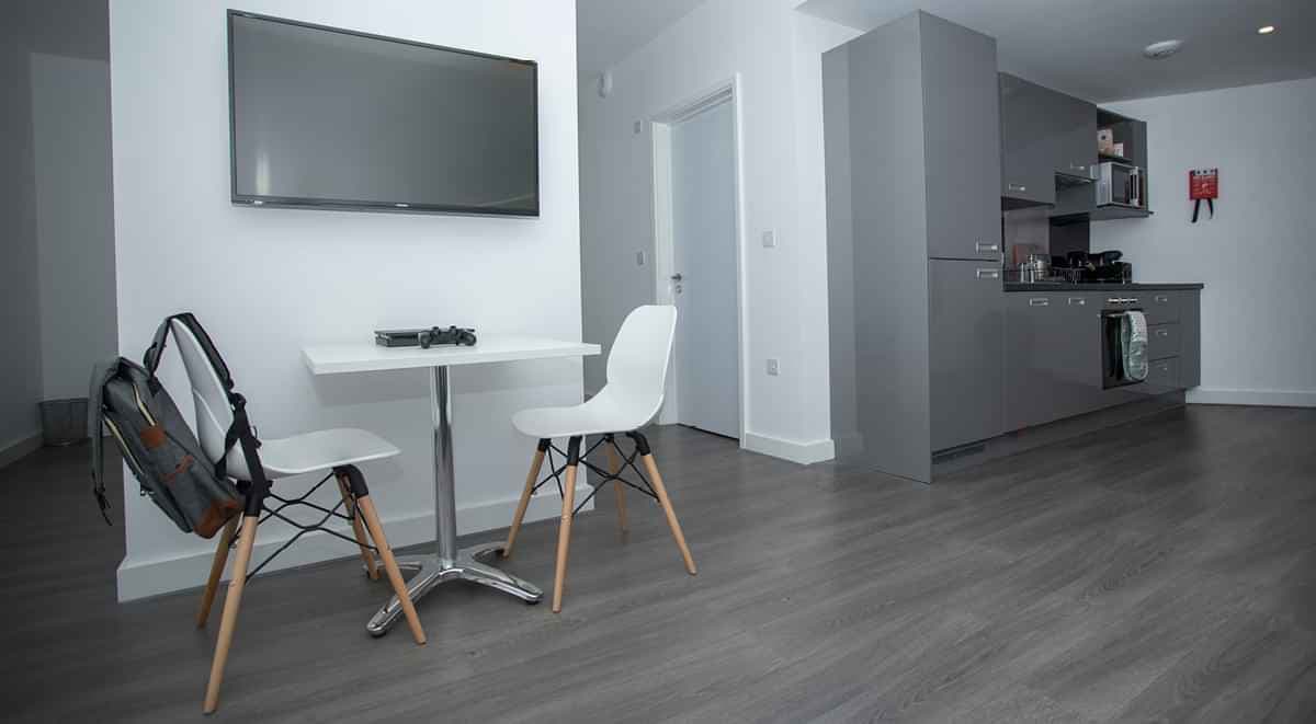Premium One Bed Apartment - Image 2