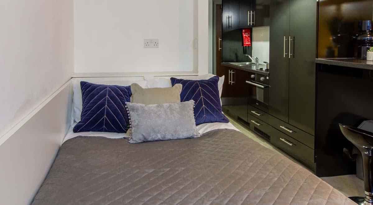 Gold Studio - Image 1