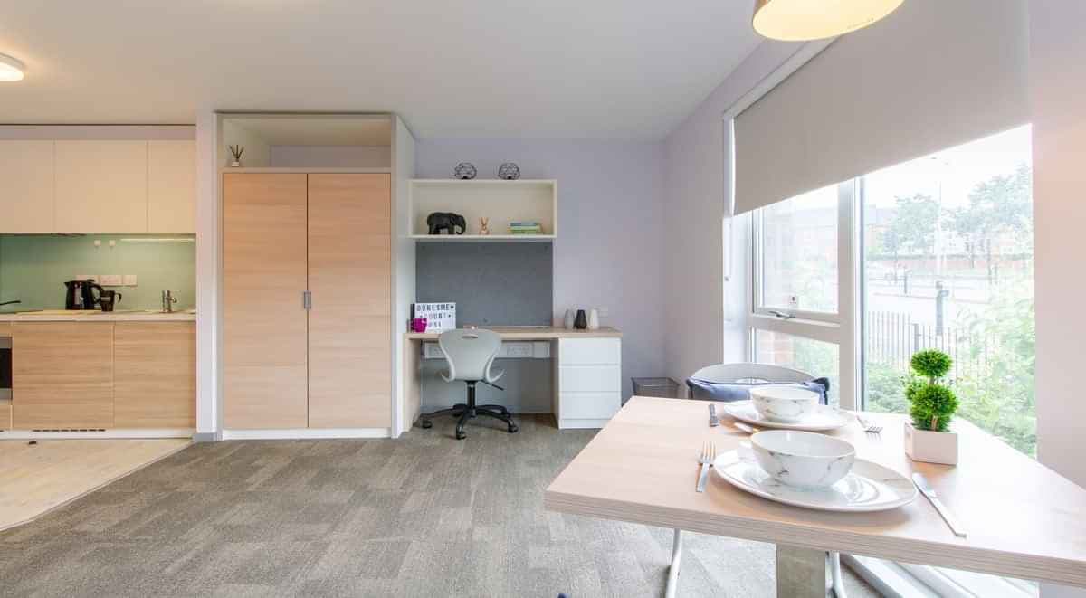 Deluxe Studio - Image 3