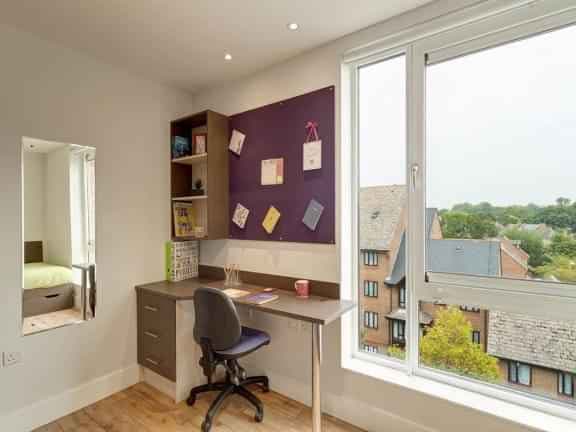 Premium En Suite - Image 3