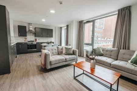 Gold En Suite - Image 6