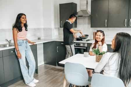 Gold En Suite - Image 5