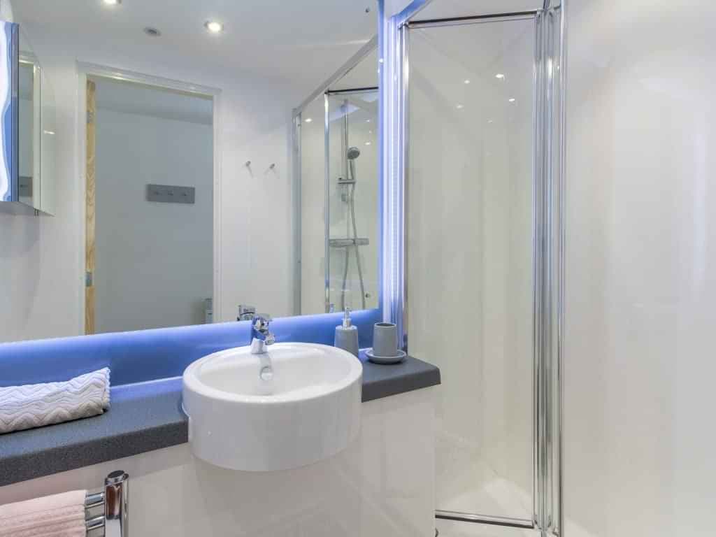 Platinum En Suite - Image 4