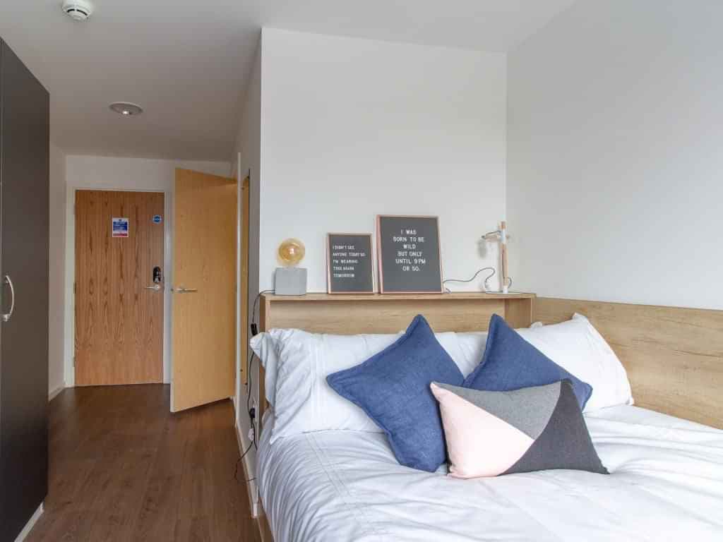 Platinum En Suite - Image 1