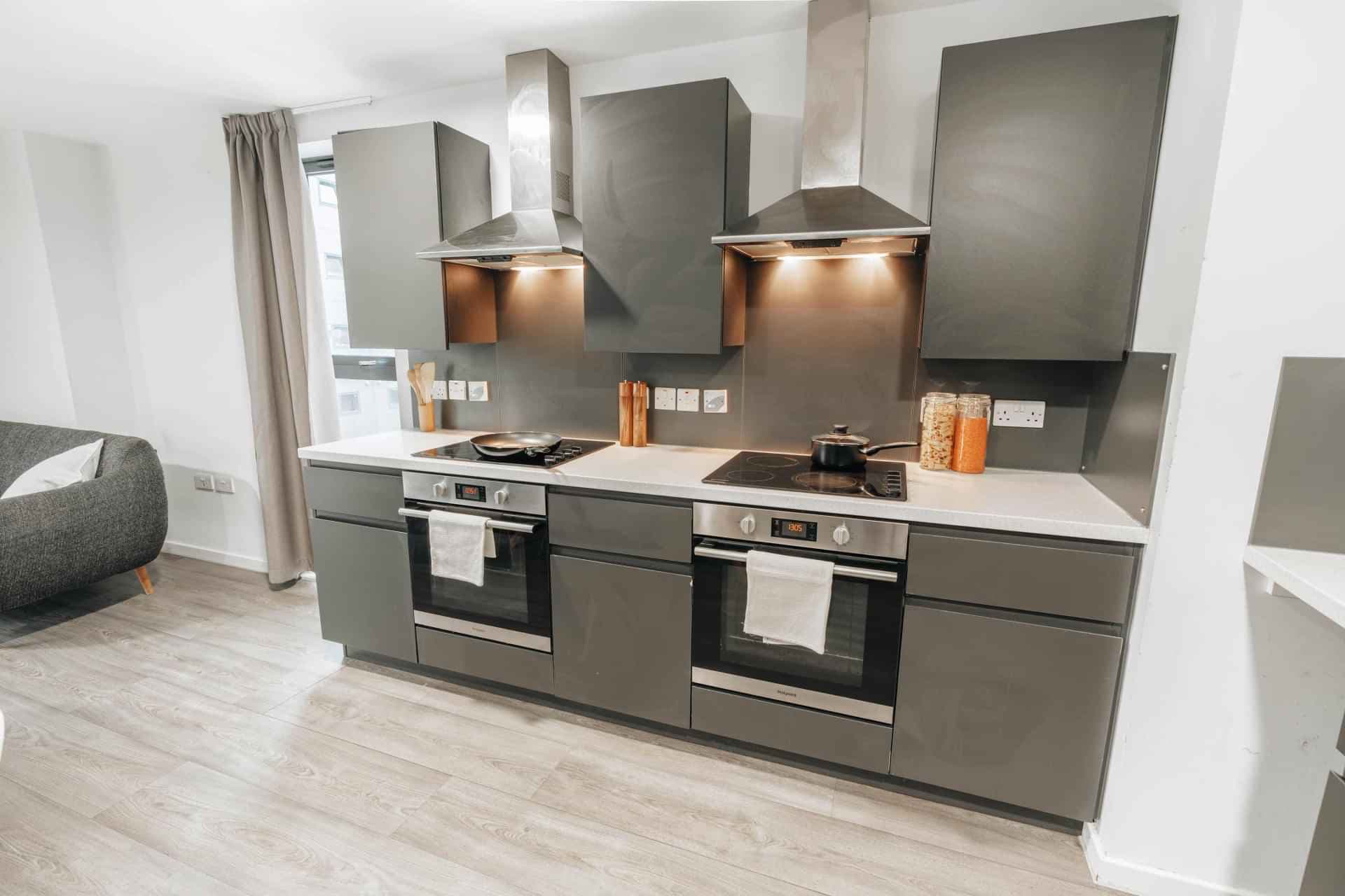 Gold En Suite - Image 10