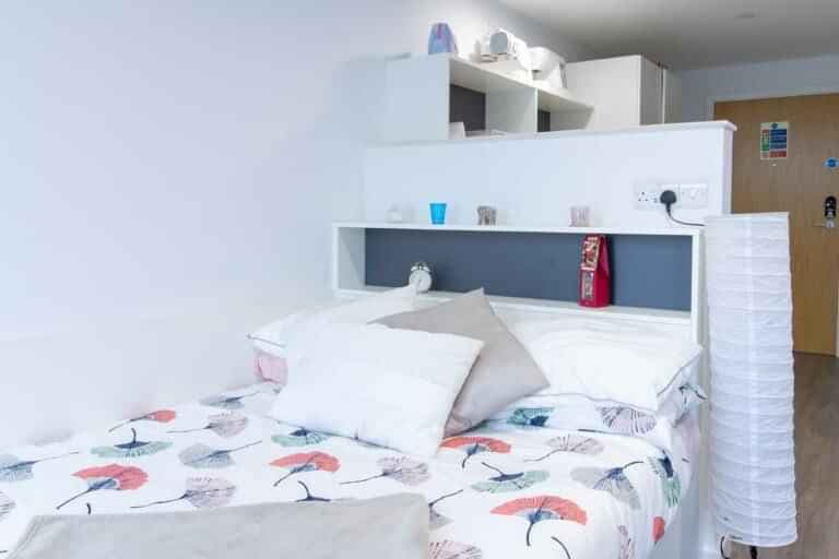 Silver Studio - Image 1