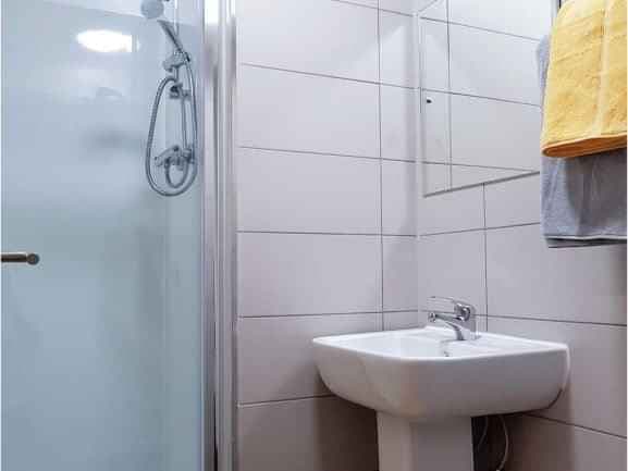 Silver Non Ensuite – Medium | 3 or 4 Bedroom Flat - Image 4