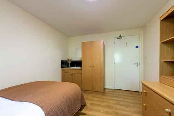 Bronze 2 Bed Apartment - Image 2